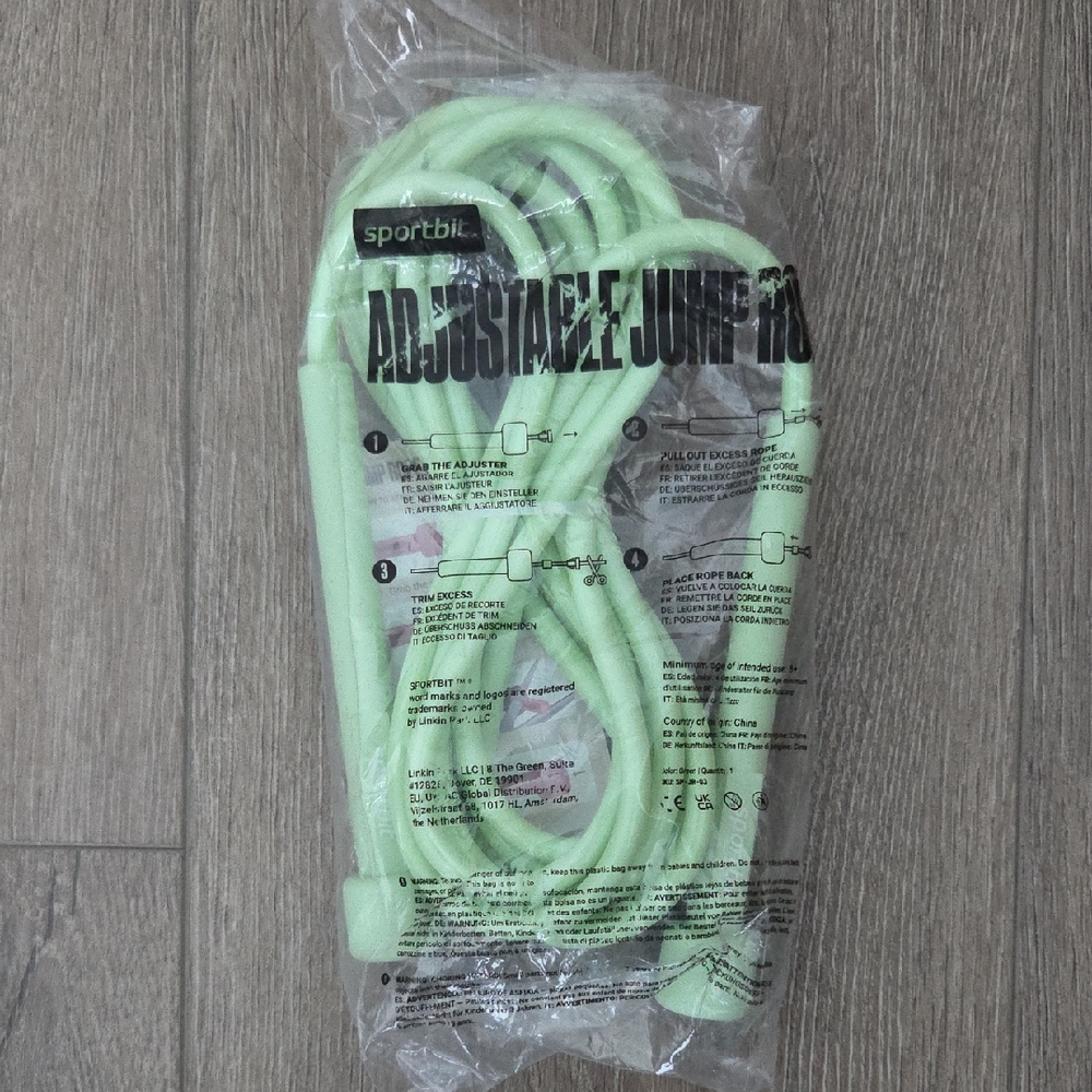 Sportbit Adjustable Jump Rope in Green